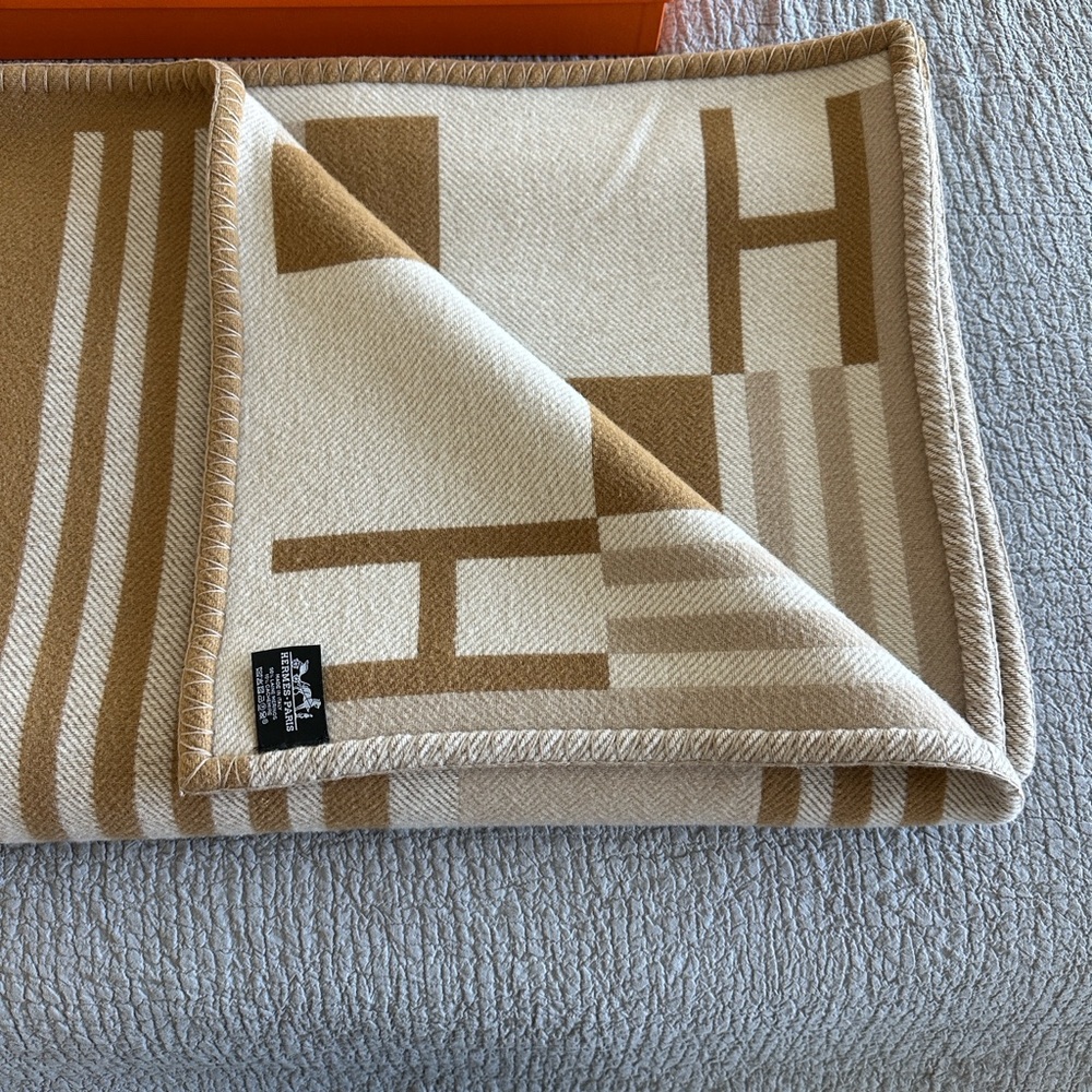 Hermès Ithaque blanket Tan and Cream Wool Blanket